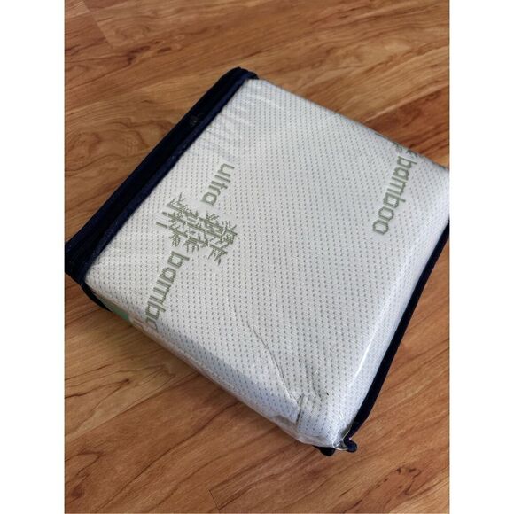 King size mattress protector from Serta - Picture 2 of 3